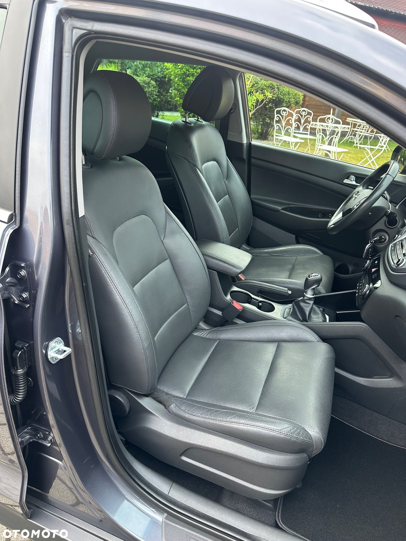 Hyundai Tucson 1.7 CRDI BlueDrive TourdePologne 2WD - 19