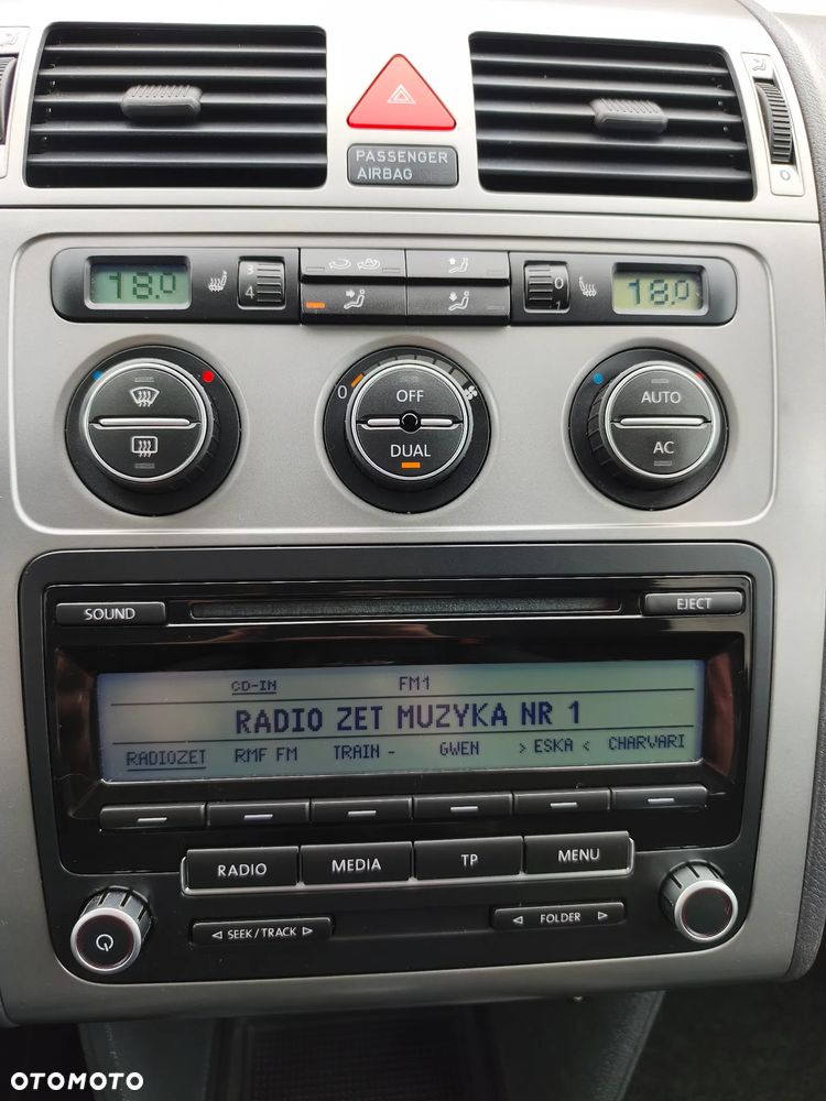 Volkswagen Touran - 26