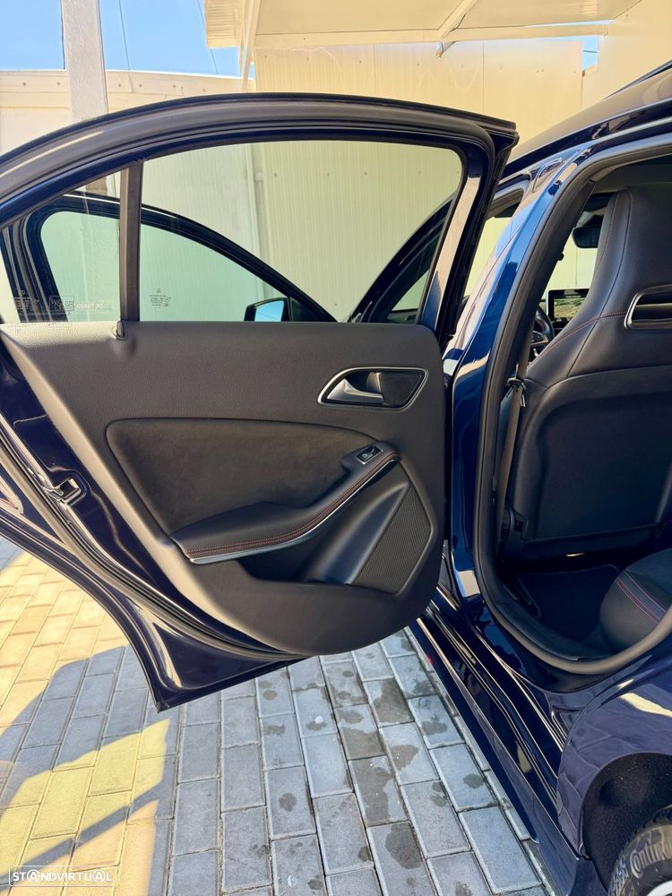 Mercedes-Benz A 180 d AMG Line - 26