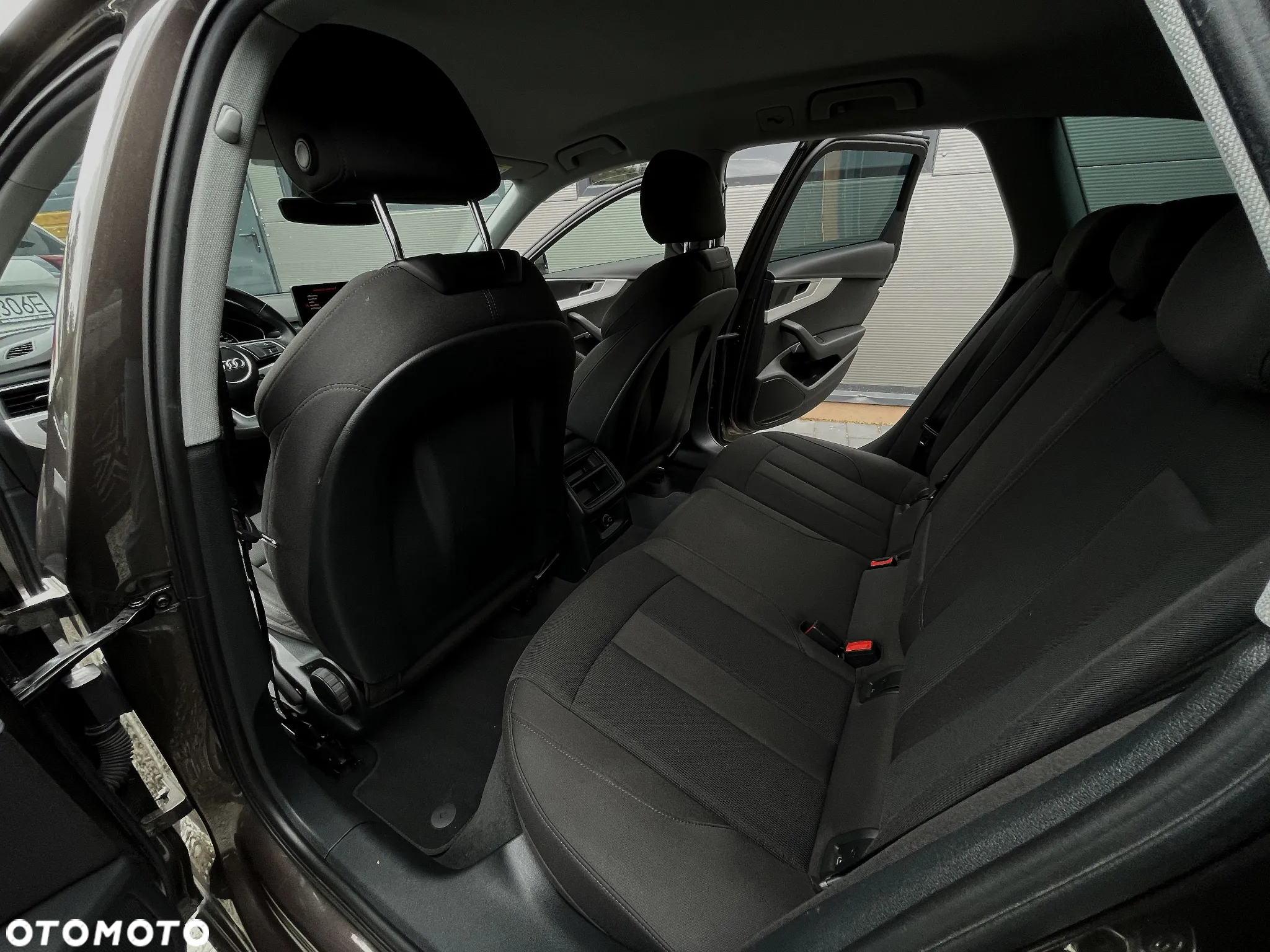 Audi A4 2.0 TFSI ultra S tronic - 36