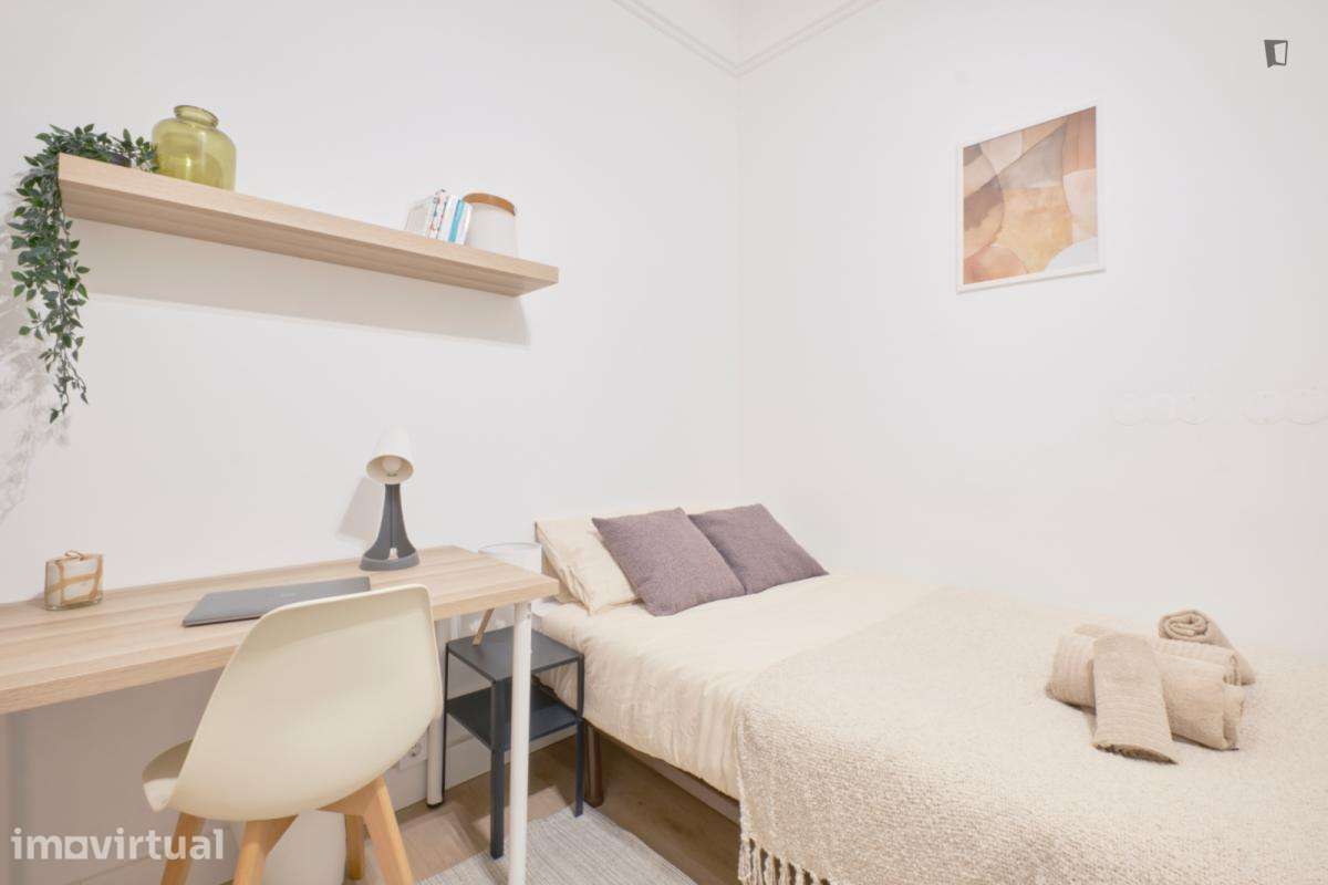 Quarto - localizado em Alameda Lisbon - Grande imagem: 3/36