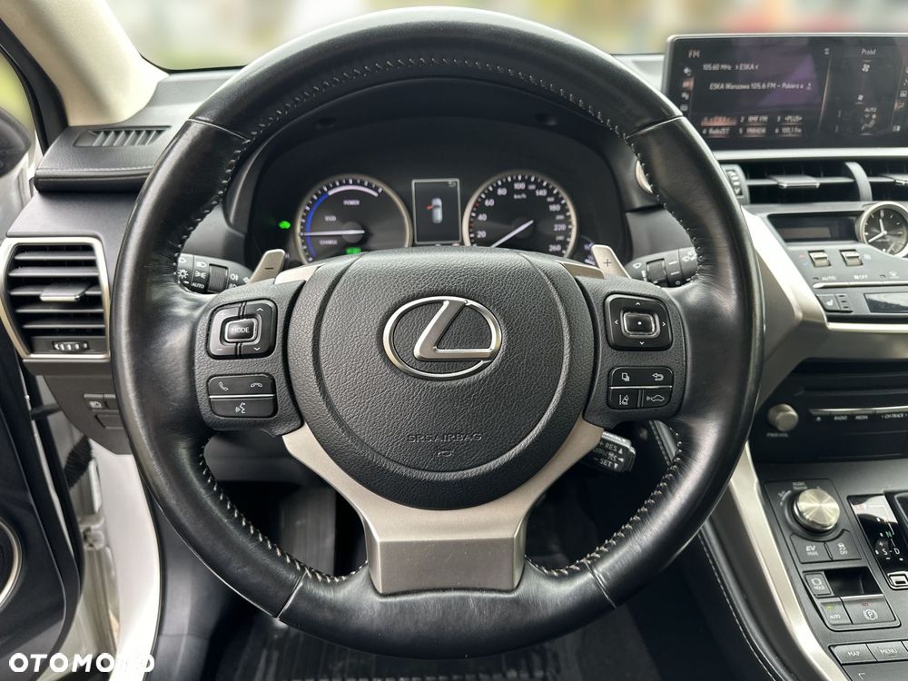 Lexus NX 300h Business Edition AWD - 11
