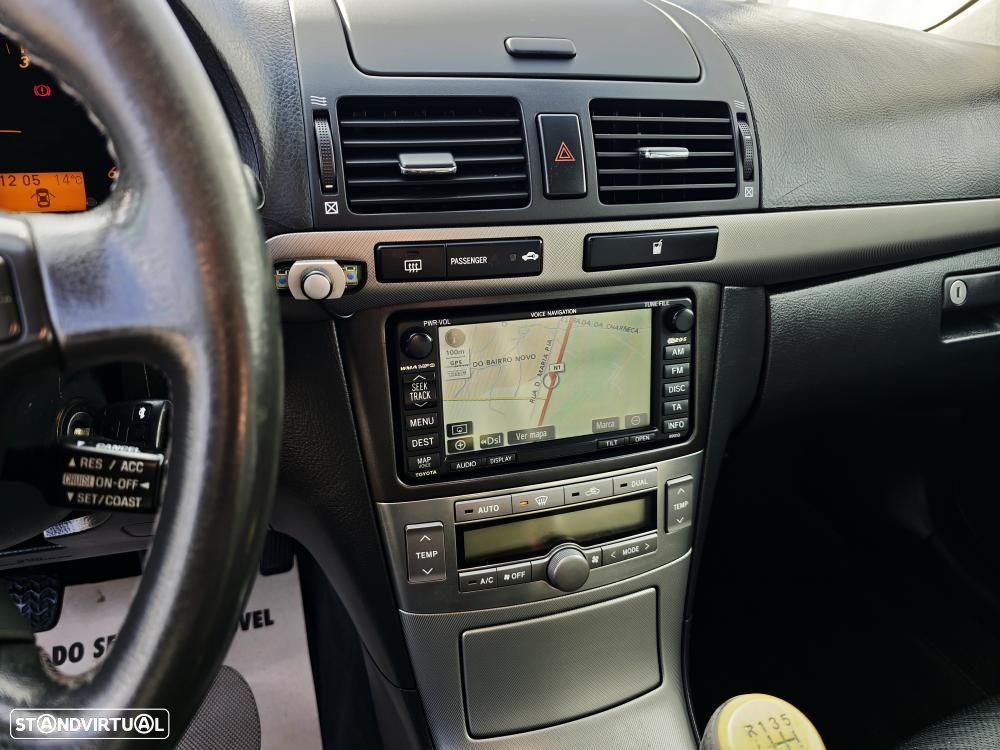 Toyota Avensis SW 2.2 D-4D Sol+P.Multimédia - 17