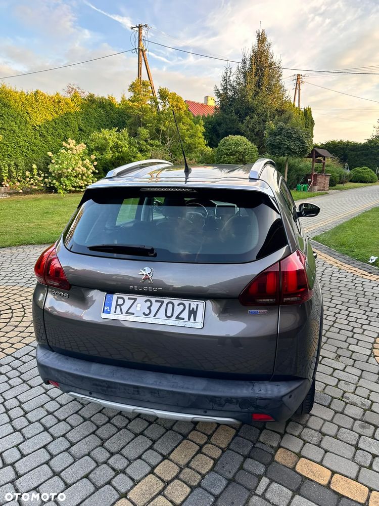 Peugeot 2008 1.2 Pure Tech Allure S&S EAT6 - 3