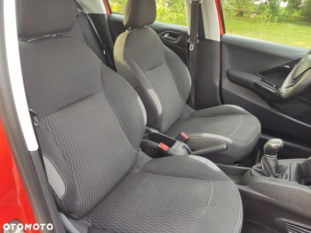 Peugeot 208 1.2 PureTech Active - 21