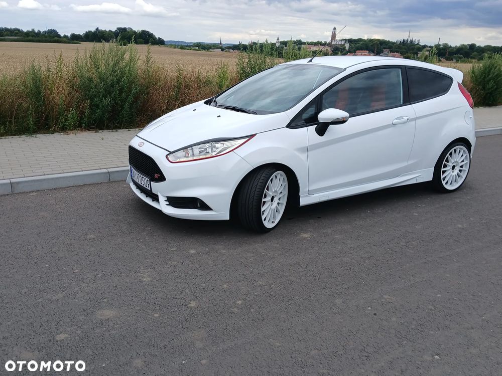Ford Fiesta 1.6 EcoBoost ST - 4