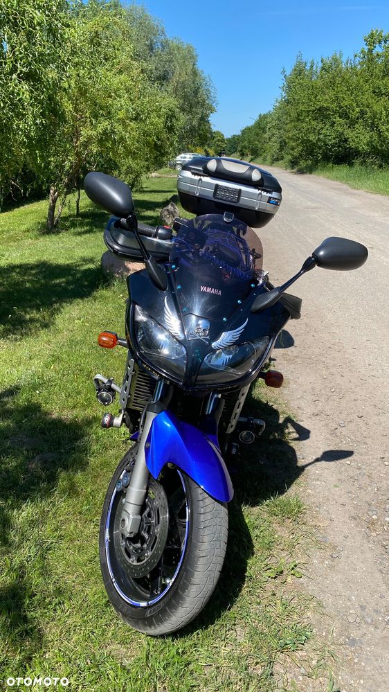 Yamaha FZS - 8