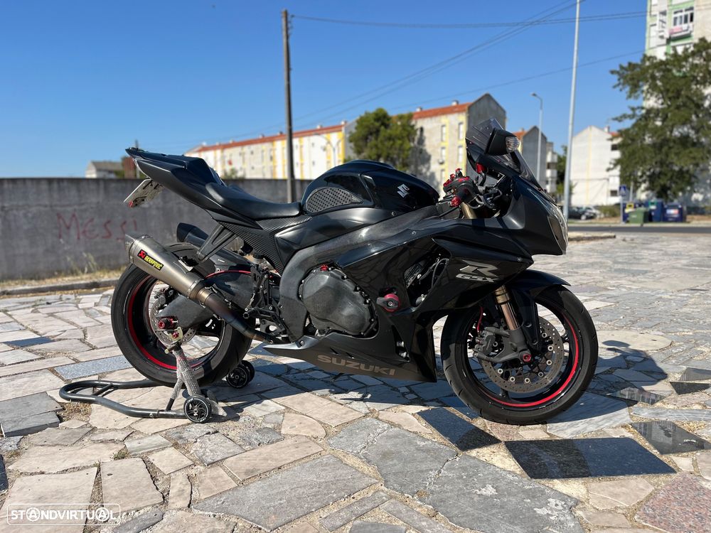 Suzuki GSX-R - 1