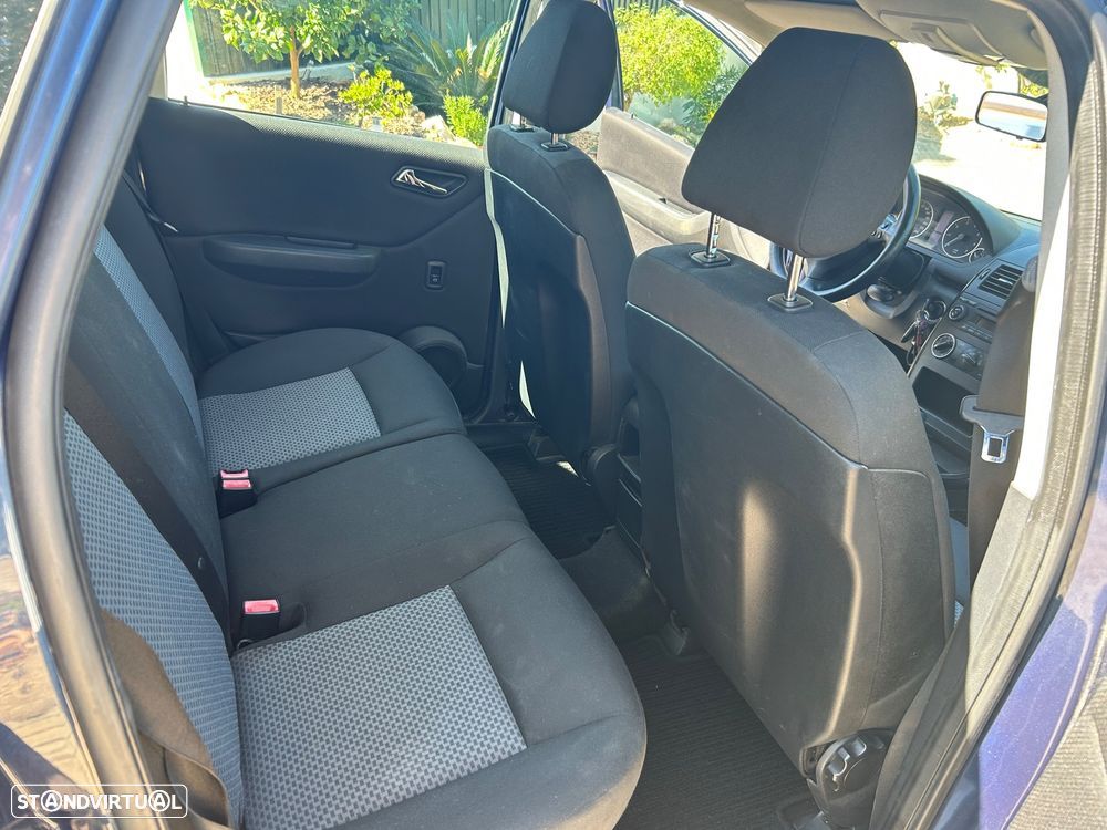Mercedes-Benz A 150 Classic Automatic - 11