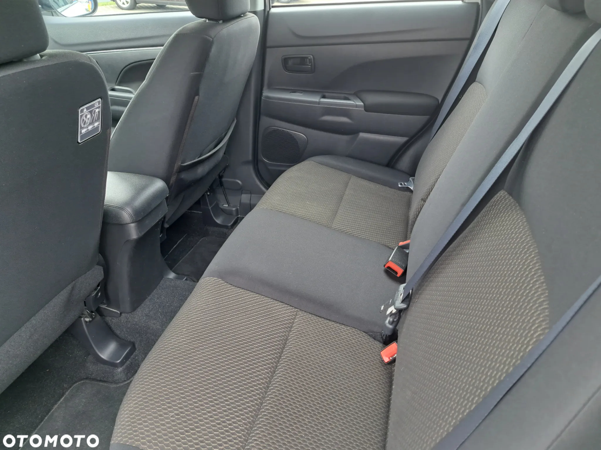 Mitsubishi ASX 1.6 Inform - 9