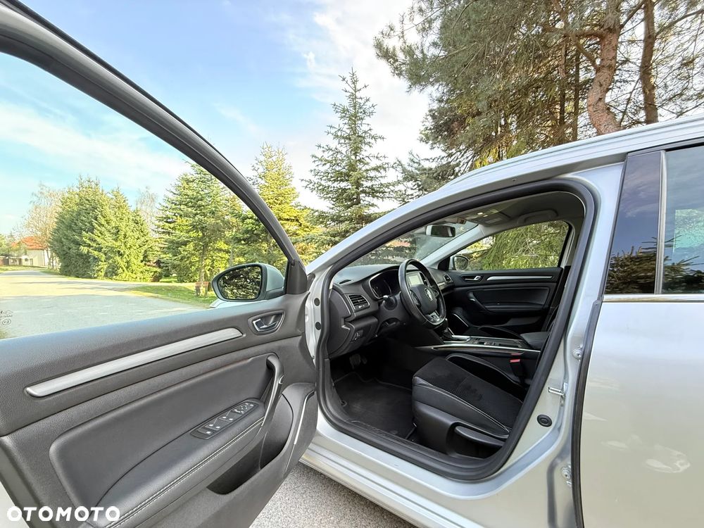 Renault Megane TCe 140 GPF EDC INTENS - 12