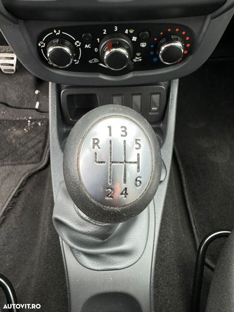 Dacia Duster dCi 90 FAP 4x2 Ambiance - 27