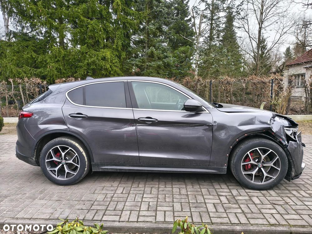 Alfa Romeo Stelvio 2.2 16V AT8 Q4 Intensa - 5