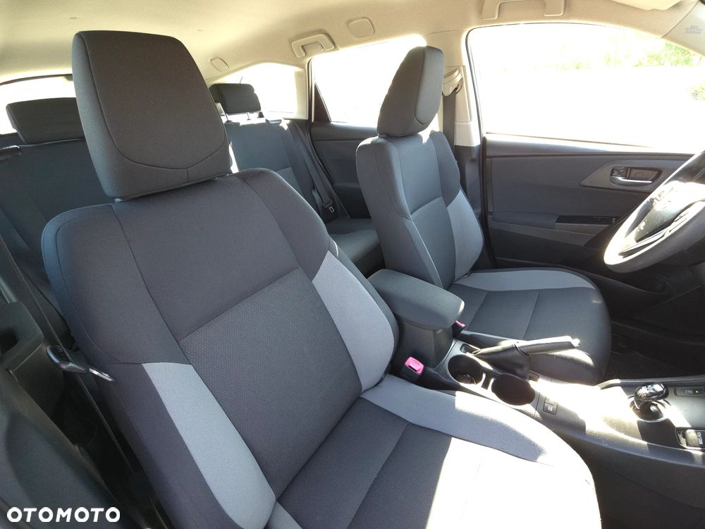 Toyota Auris 1.8 HSD Luna - 17