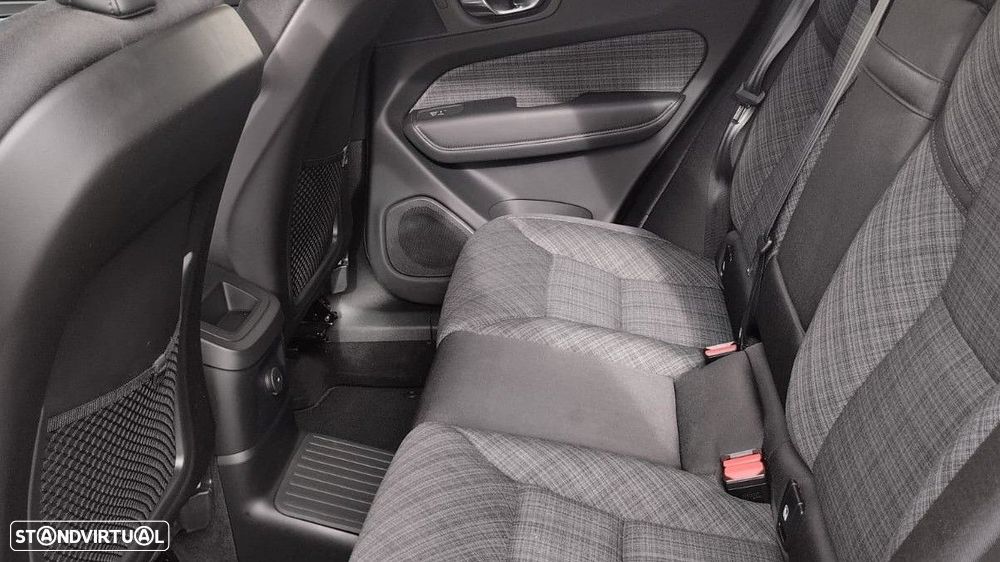 Volvo XC 60 2.0 T6 PHEV Core AWD - 11