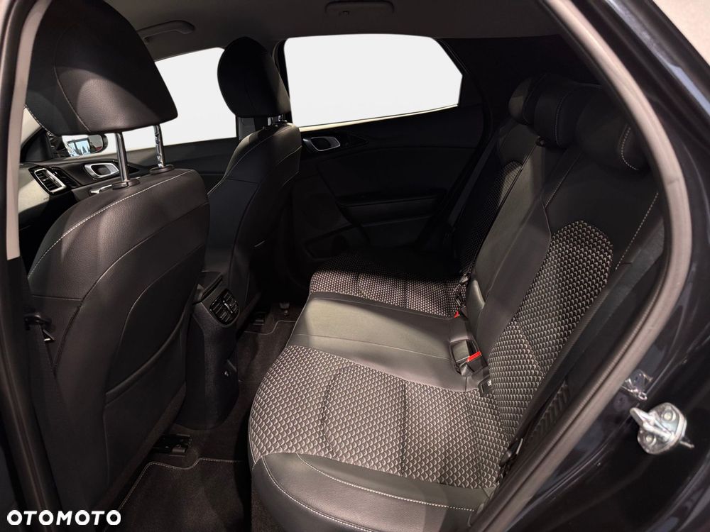 Kia XCeed - 14