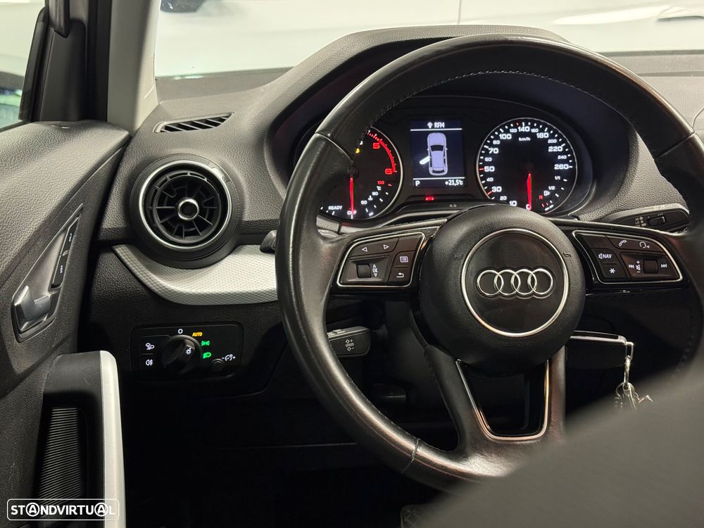Audi Q2 30 TDI Design S tronic - 21