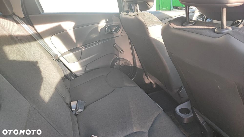 Renault Clio TCe 90 Luxe - 21