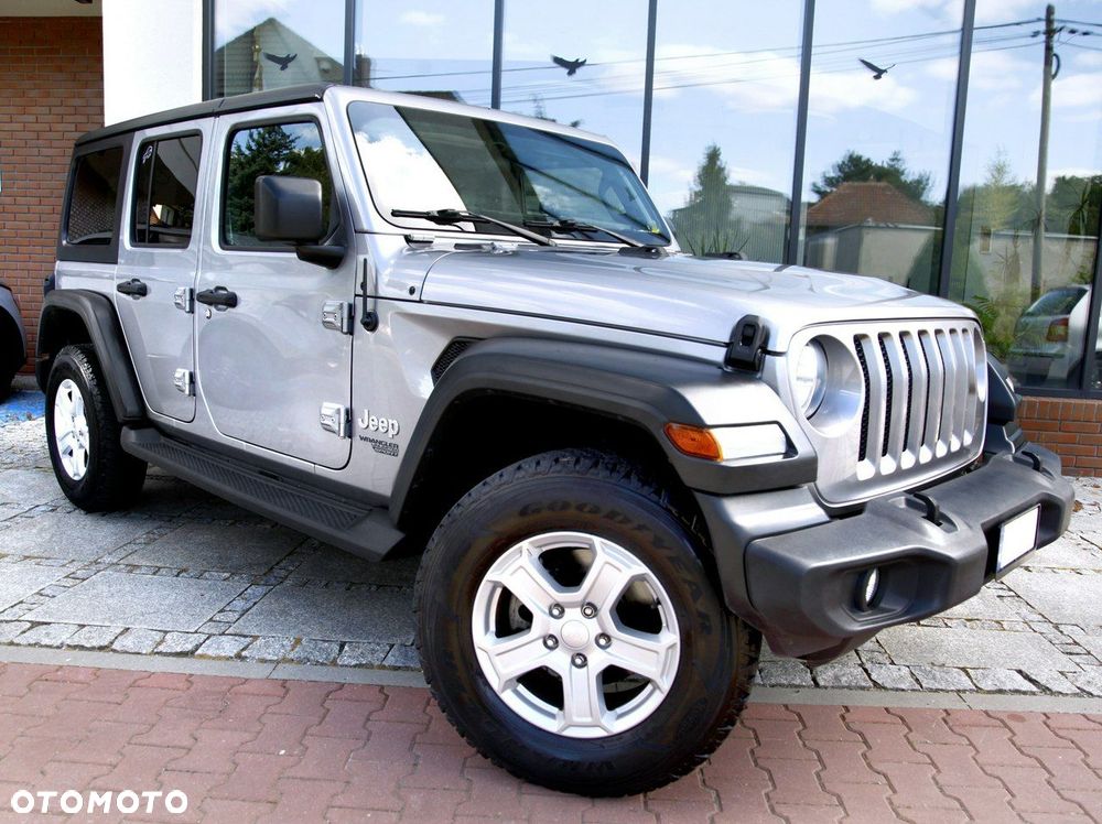 Jeep Wrangler - 32