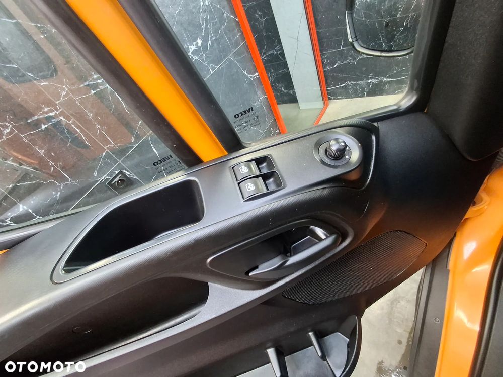 Iveco Daily 35-130 LIFT Doka Brygadówka Automat Hi Matic Plandeka Służba Drogowa Służba Autostradowa Hak Webasto Światła Ostrzegawcze Drogowy - 15