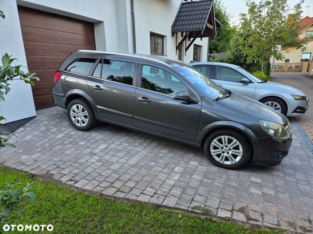 Opel Astra 1.9 CDTI DPF Cosmo - 2