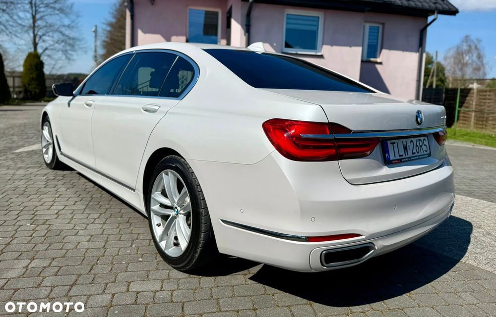 BMW Seria 7 750i xDrive - 12