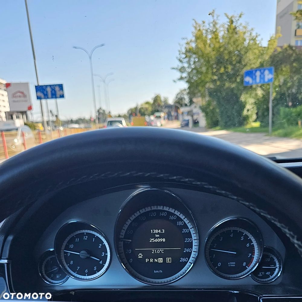 Mercedes-Benz Klasa E 250 CGI BlueEFFICIENCY Avantgarde - 8