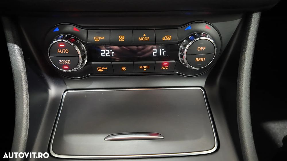 Mercedes-Benz GLA 220 4MATIC 7G-DCT Peak Edition - 25