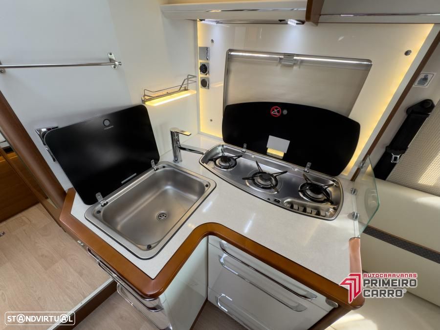 Rapido Serie 6F 696 FF Premium c.central e basculante - 45