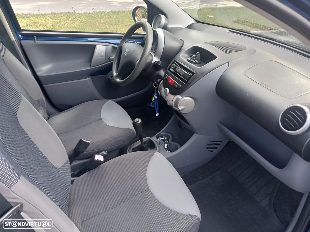 Peugeot 107 1.0 Trendy - 29