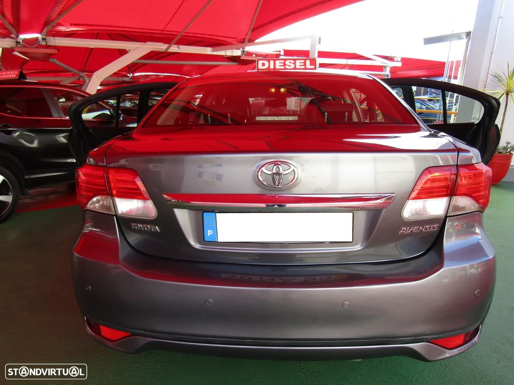 Toyota Avensis SD 2.0 D-4D Exclusive +GPS - 5