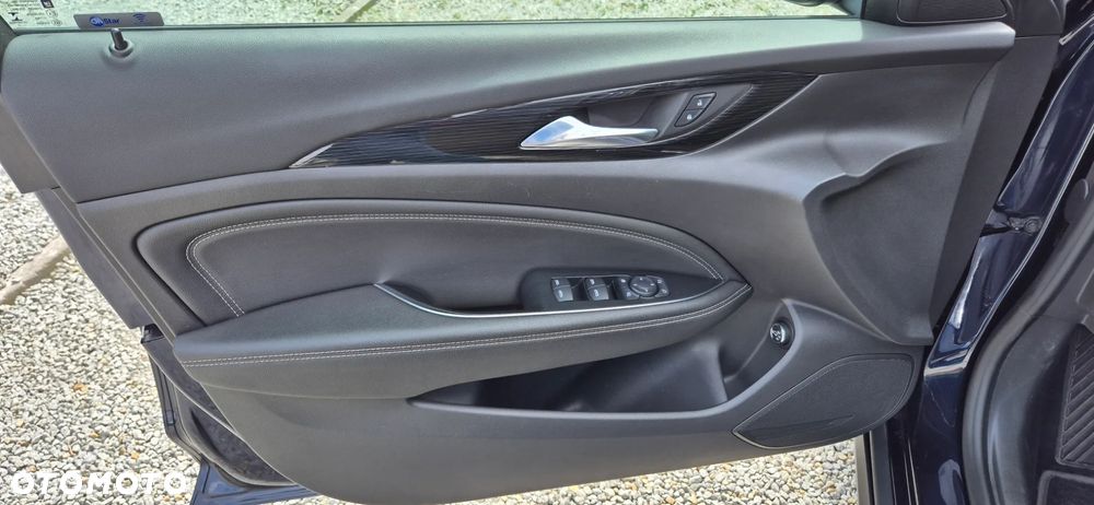 Opel Insignia Country Tourer 2.0 BiTrb D 4x4 Automatik Exclusive - 37