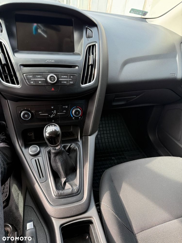 Ford Focus 1.6 Trend - 10