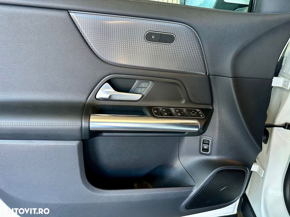 Mercedes-Benz GLA - 9