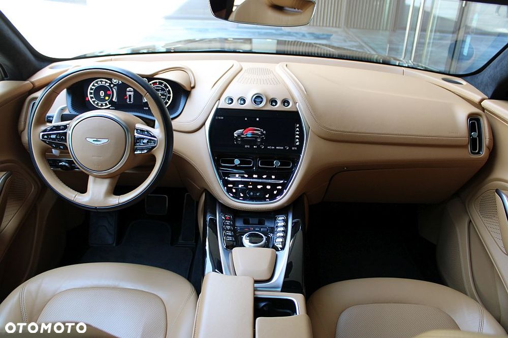 Aston Martin DBX - 18