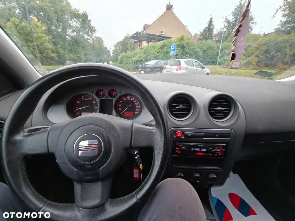 Seat Ibiza 1.6 16V Reference - 6