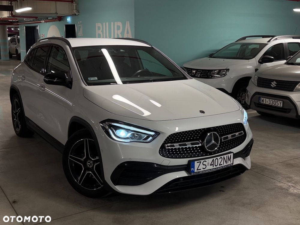 Mercedes-Benz GLA 200 AMG Line - 1