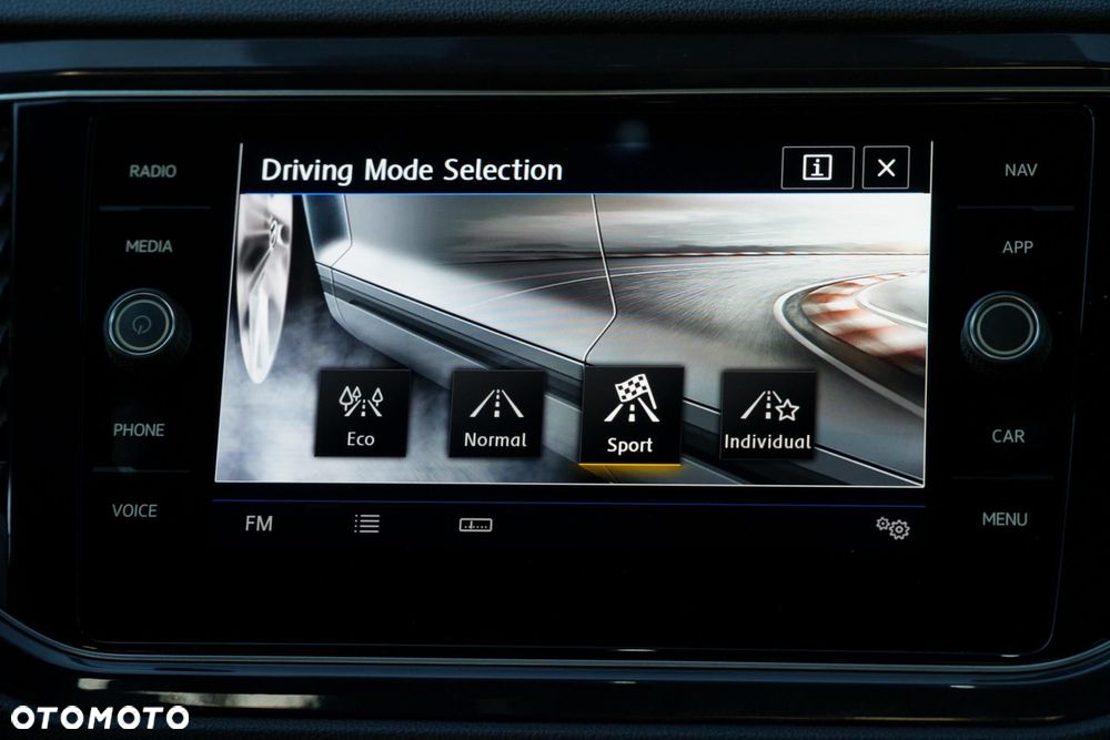 Volkswagen T-Roc - 21