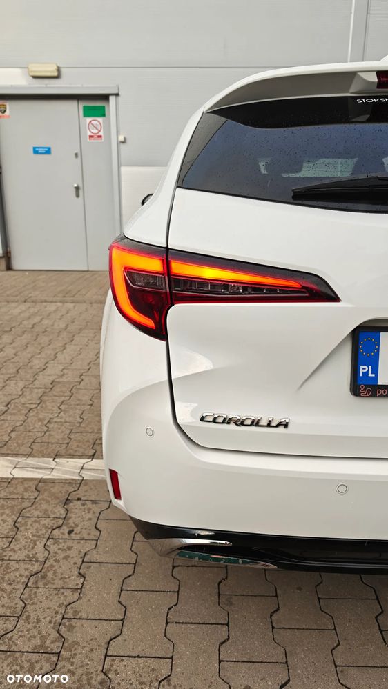 Toyota Corolla 1.8 Hybrid Style - 18