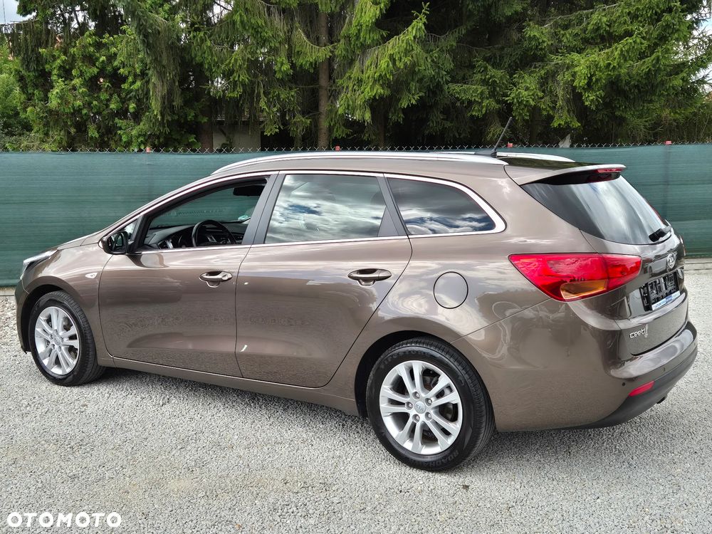 Kia Ceed 1.6 GDI Fifa World Cup Edition - 15