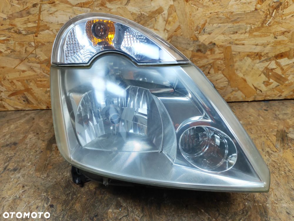 lampa przód prawa 8200301831 kompletna EUROPA do RENAULT Modus 04-08r