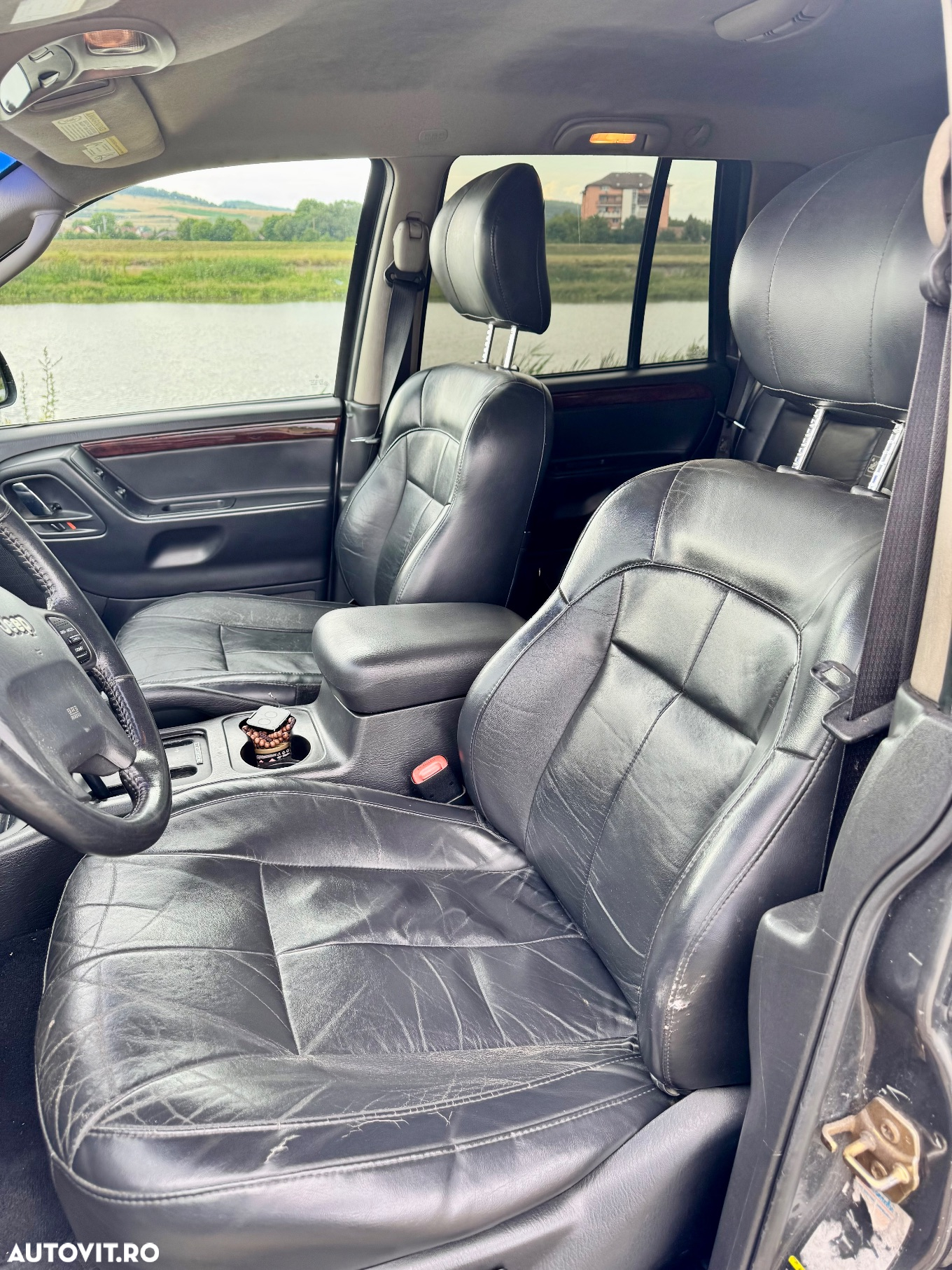 Jeep Grand Cherokee - 10