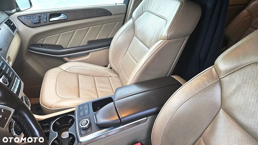 Mercedes-Benz GL 350 BlueTec 4-Matic - 14