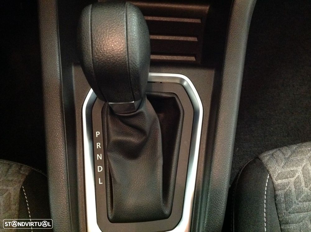 Renault Clio 1.0 TCe Limited CVT - 40