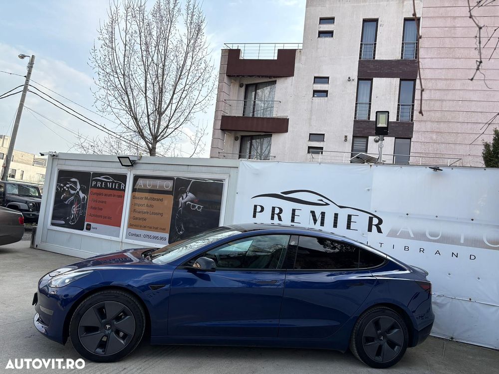 Tesla Model 3 - 3