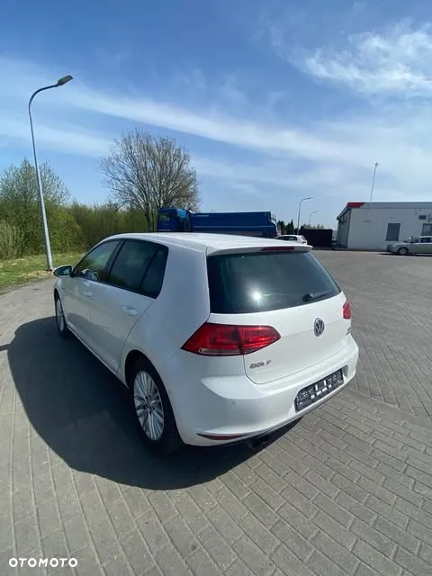 Volkswagen Golf - 8