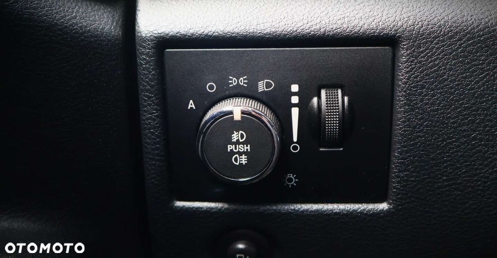 Jeep Grand Cherokee - 33