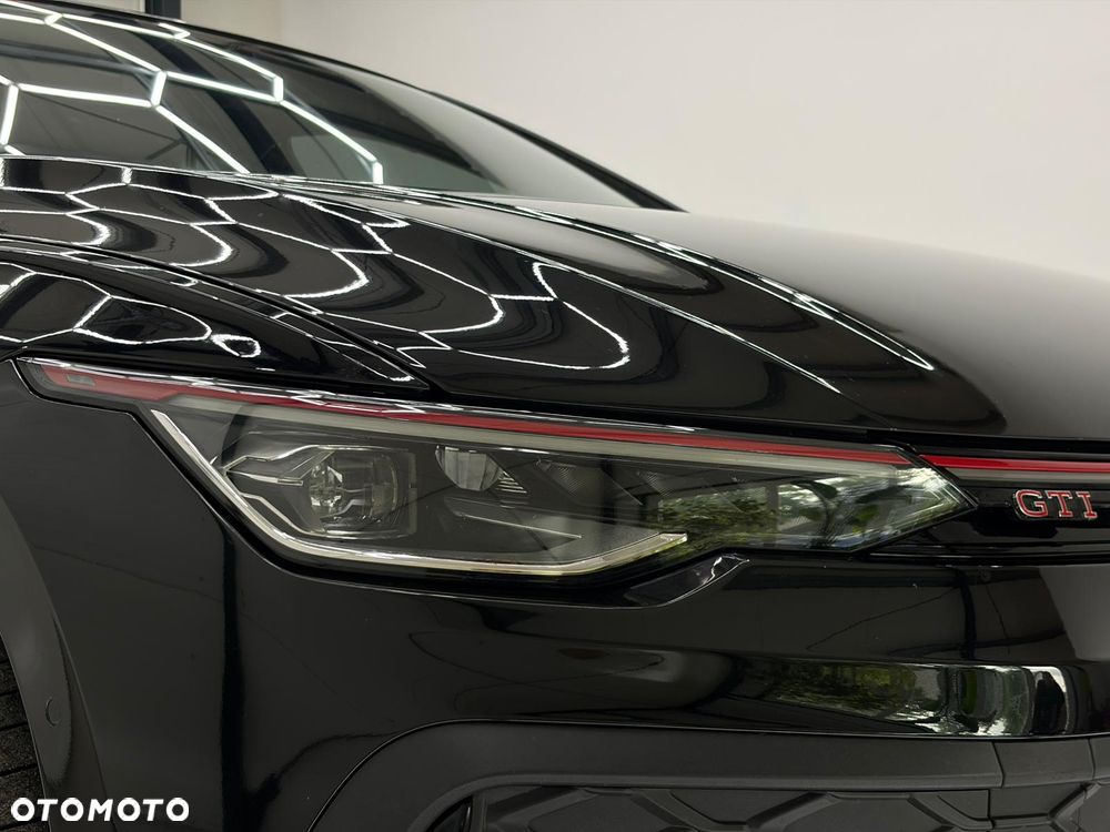 Volkswagen Golf - 10
