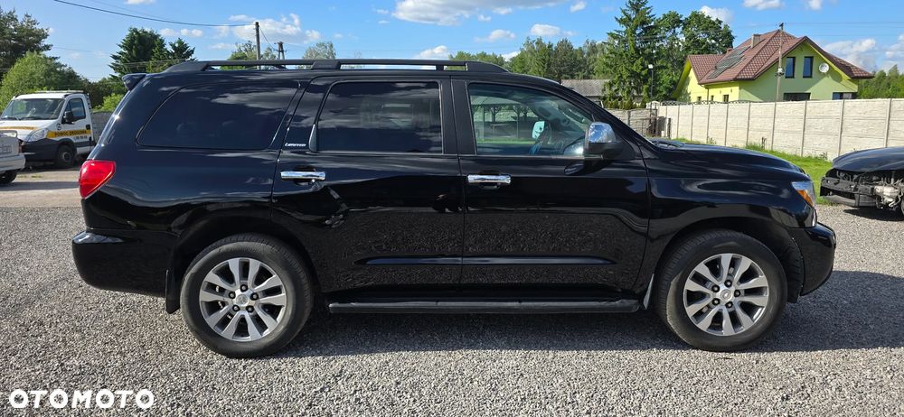 Toyota Sequoia - 7
