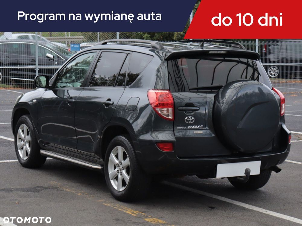 Toyota RAV4 - 6